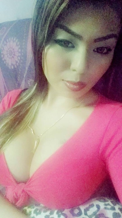 xxlookingxx: I’m in love with her.  Those tits