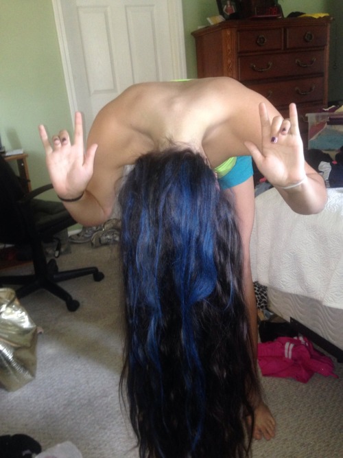 cryingmyselfawake: Sometimes you just need blue hair