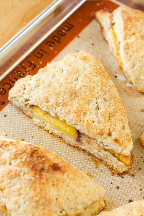 do-not-touch-my-food:  Peaches and Cream Scones