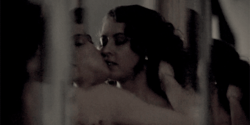 francisdollarhydes:this can be your entranceI don’t watch this show, but dammmnnn