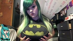 batmantasticfemales:  She is so cute love