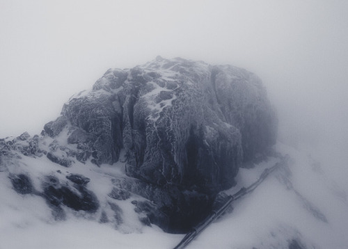 devidsketchbook:  INTO NOTHINGNESS Austria, Vienna-based Photographer Paul Bauer (tumblr) - “A series of pictures, taken on top of the “Dachstein-Glacier”, one of the highest spots in Austria”.