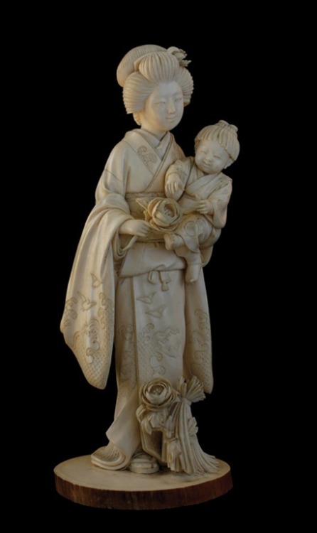 A Kyoto Ivory Figure of a Bijin and Child,Meiji Period,Japan