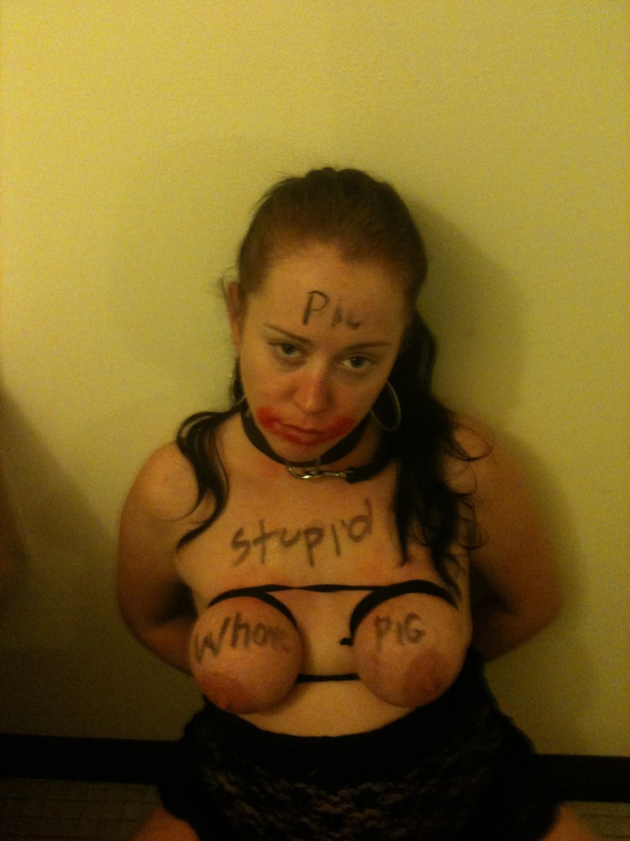 white-slave:  slavefarm:  http://slavefarm.tumblr.com/  A white pig