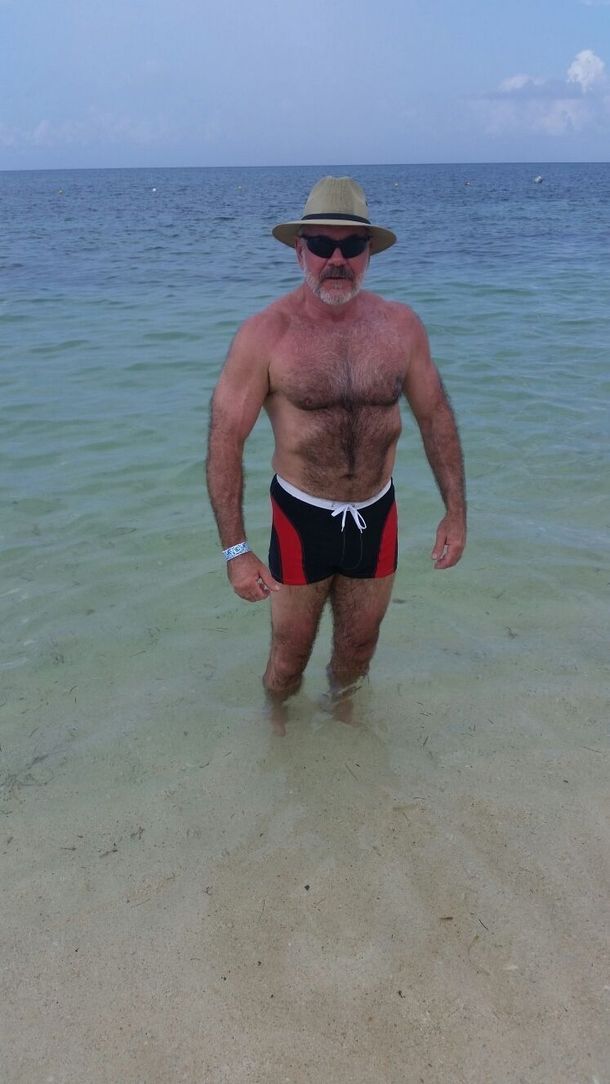 Older Dad - Hombres Maduros