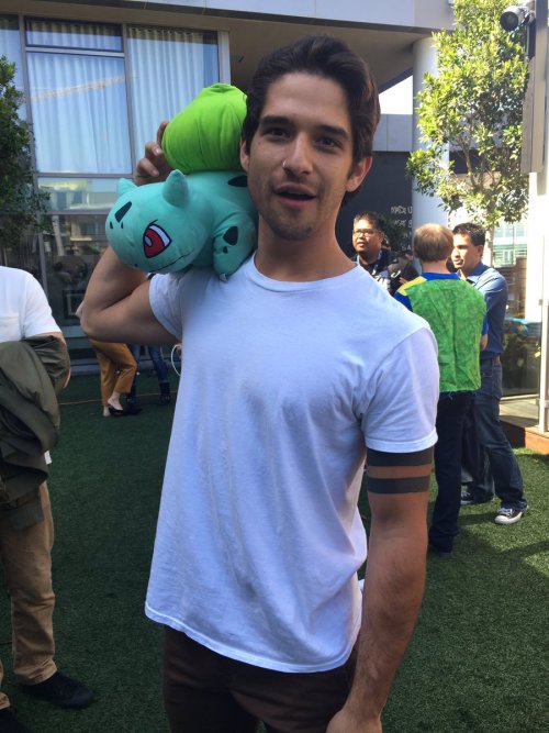 poseysfingers: ‏@MTV: Gotta catch em all. Right, @tylergposey? #TeenWolfSDCC @MTVteenwolf