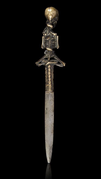 art-of-swords:Bronze DaggerDated: 19th centuryMedium: bronzeMeasurements: overall length 23 cmThe ha