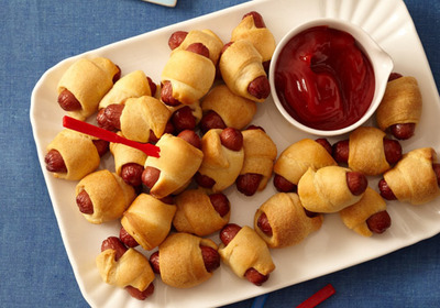 rosekate:  Apéro | via Tumblr on We Heart It. Mini hotdog rolls.