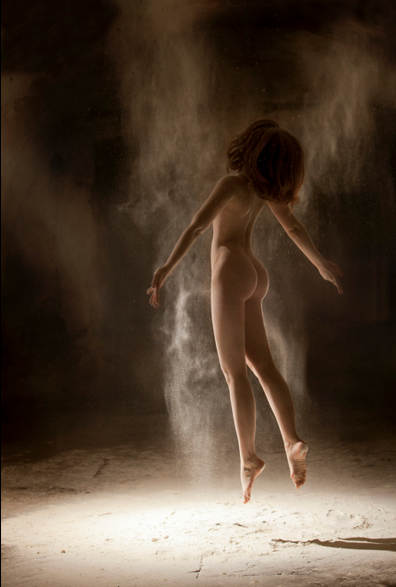 adventuresinhires:  Poussière d’étoiles (Stardust) is a series produced by the French photographer Ludovic Florent. It showcases dancers brimming with adding flour. Sand grains accentuate the majestic movement choreography. 