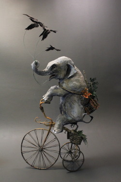 Magnificent sculptures by Ellen Jewett.Check her Website and Etsy