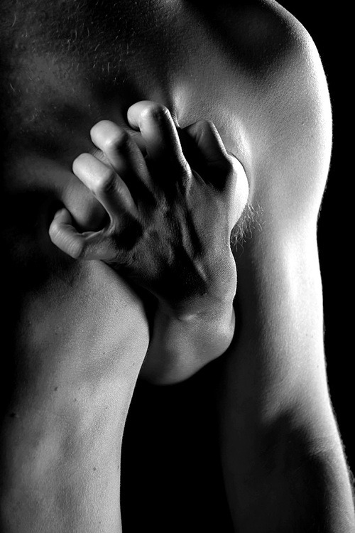 1ruckus:  Use those nails like they have a purpose, beside looking so pretty.