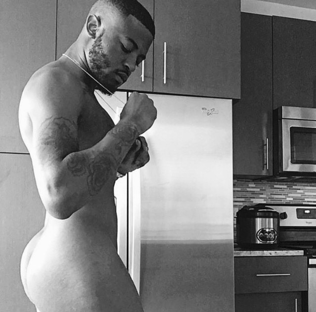 brolovetimes:  What’s cooking 🍳 🔥🍑🎂👅☕️