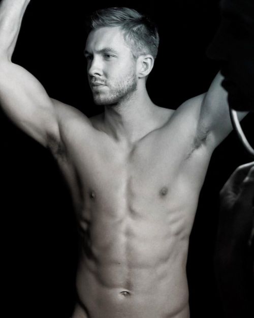 famous-male-celeb-naked:  Calvin Harris porn pictures