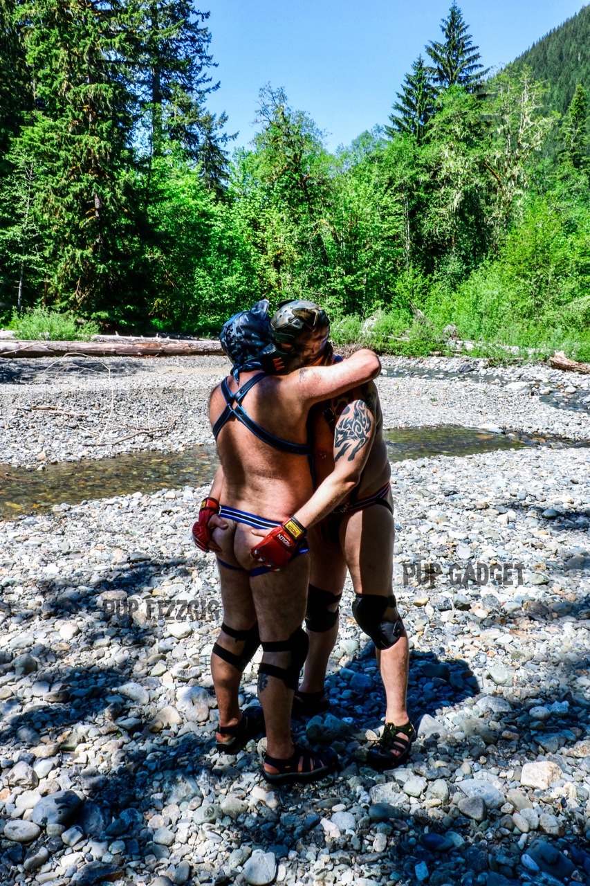 alphapupgadget:  @pupfizzgig and I getting frisky in the woods!