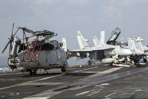 rocketumbl:  USS Theodore Roosevelt (CVN 71)