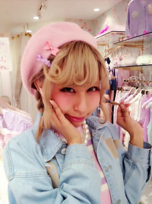 gyaru-coordinates: Brand: Swankiss Shopstaff Hair Arrangements w/ Accessories