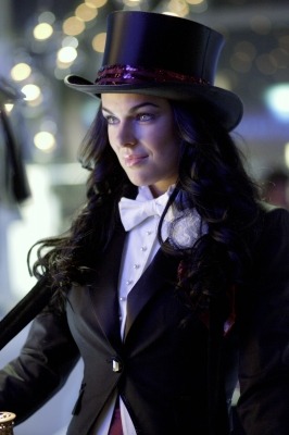 nicky-angel:The beautiful Serinda Swan as the infamous Zatanna Mistress of Magic 