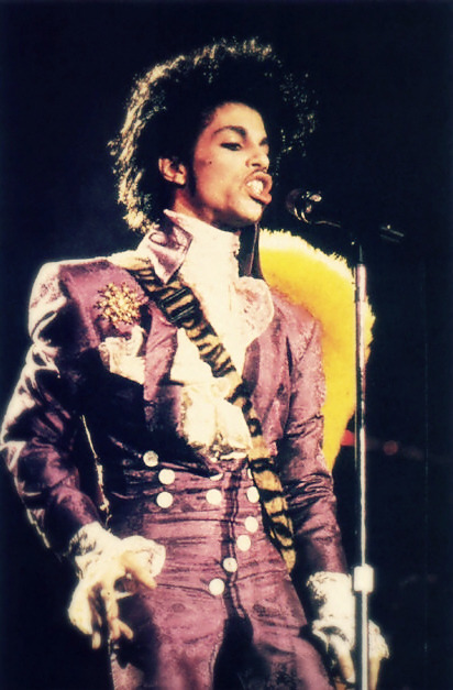 lipstick-glam-and-glitter:  Prince