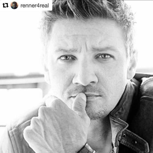 liferuinedbyrenner: #Repost @renner4real with @repostapp ・・・ Have a great weekend you all…#friday #w