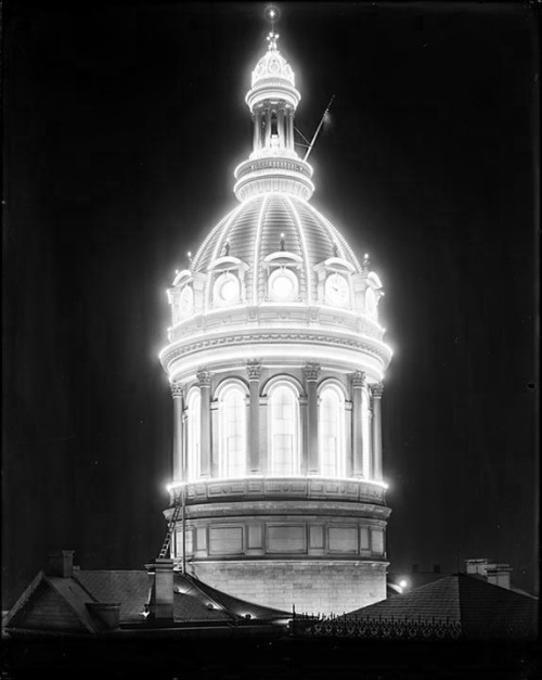 [Baltimore] City Hall, Centennial Illumination[100 Holliday Street, Baltimore, Maryland]1914Unidenti