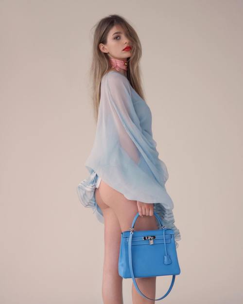 maxlikesit: camimorrone    Photographs Anna Alek