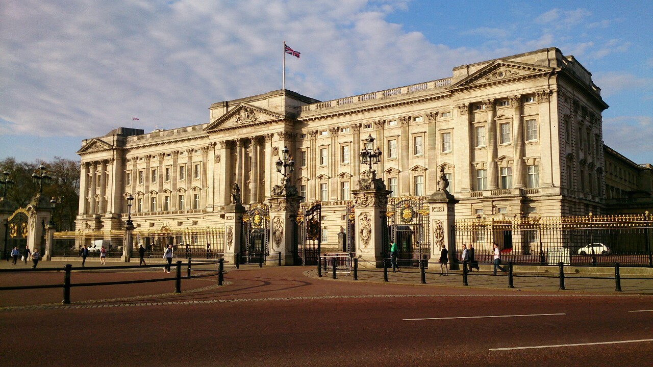 Buckingham Palace. 