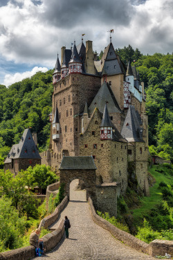 allthingseurope:  Castle Eltz, Germany (by