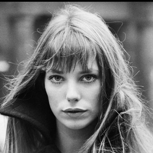 Jane Birkin in the courtyard of the French National College of Fine Arts, in Paris, 2nd January 1969. Photos by 