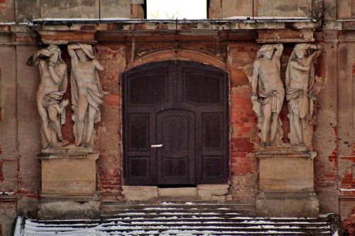 daughterofchaos: Ruins of Brühl Palace in Brody, PolandPhoto Source