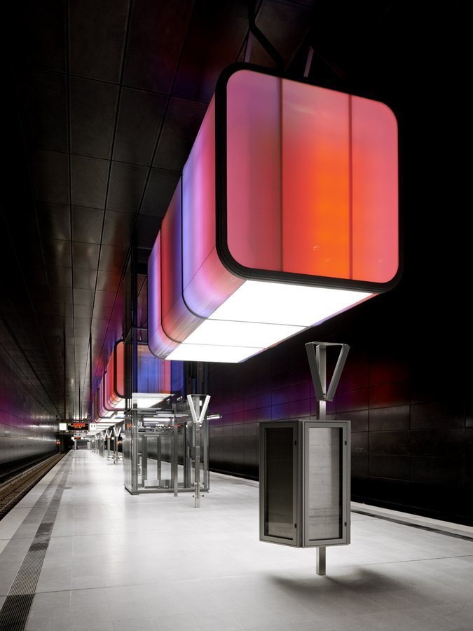 rcruzniemiec:  HafenCity-Universität Subway Station Pfarré Lighting Design An interactive