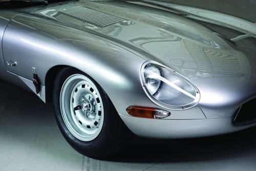 itsbrucemclaren:      Jaguar    Lightweight   E‑type     Don’t even wanna own it. Just wanna drive the damn thing. 