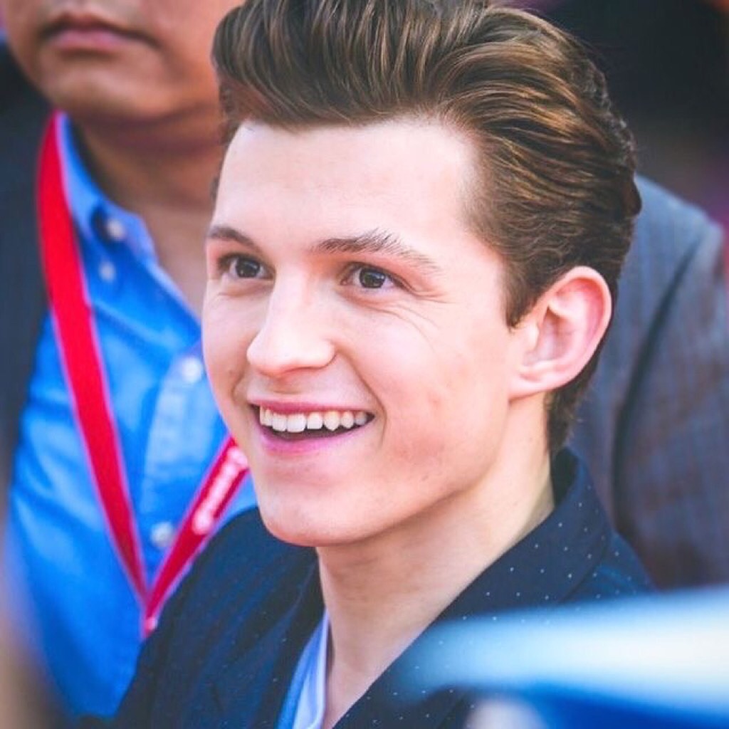holland-ish: Some of the prettiest photos of Tom ✨💖