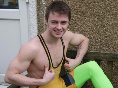 piledriveu:  hot dudes showing off there hot gym bods in tight lycra……lycra is