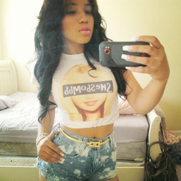 shesbombb:  cheenasoflossy:  Shout out to shesbombb for this cute ass tee!!  check