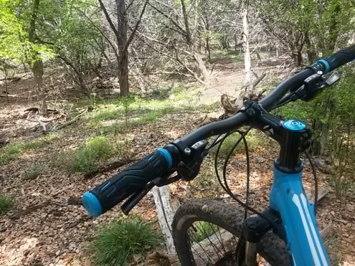 gravitystardust: I rode “the hill” for warm up because something that used to scare me, is now my bi