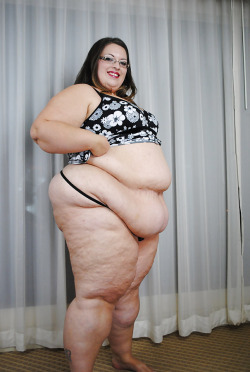 women with fat hanging bellies 18+