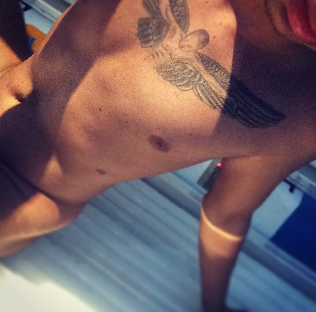 jordyaholic:  Tanning