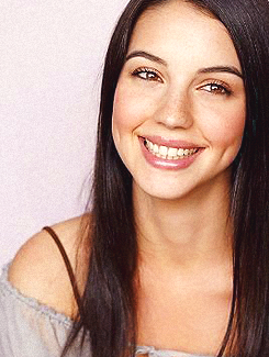 adelaidekanedaily:  Adelaide Kane photographed by Theo &amp; Juliet in 2009.