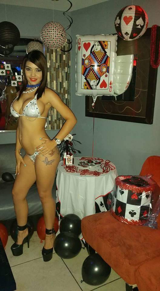 chapiadoradepuertorico:  Ella es de juncos PR
