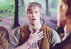 ohfrodos:Arthur is the greatest and funniest king.