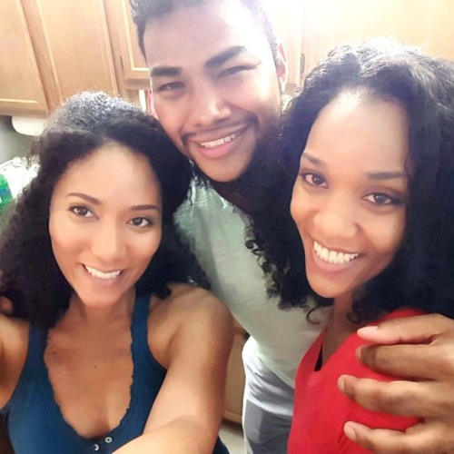 aqxhc:  cultureunseen:  Korean Black and Beautiful!  So I recognize Amerie & Sonja Sohn, I would love to know who all these beautiful people are! 