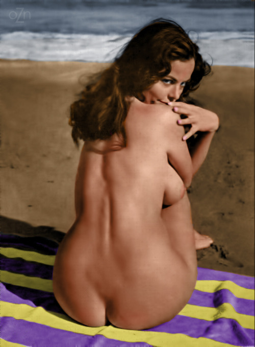 Diane Webber’s beautiful round bottom on the beach
