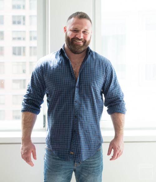 fhabhotdamncobs: thickbear475: dutchbear74: WOW! It can’t get any betterWell… maybe if he had a ciga