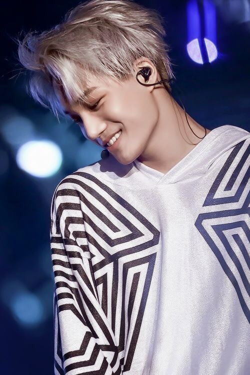 Kai’s vlive last night was cute