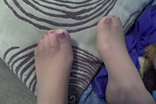 suntanpantyhoseadmirer: sexy feet