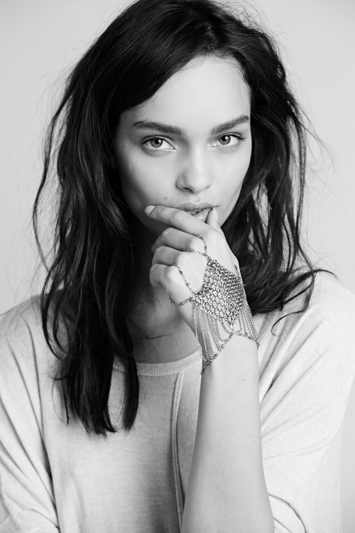 XXX senyahearts:  Luma Grothe for Free People, photo