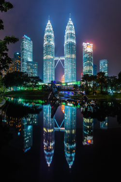 thelavishsociety:  Malaysia-Petronas Vertorama