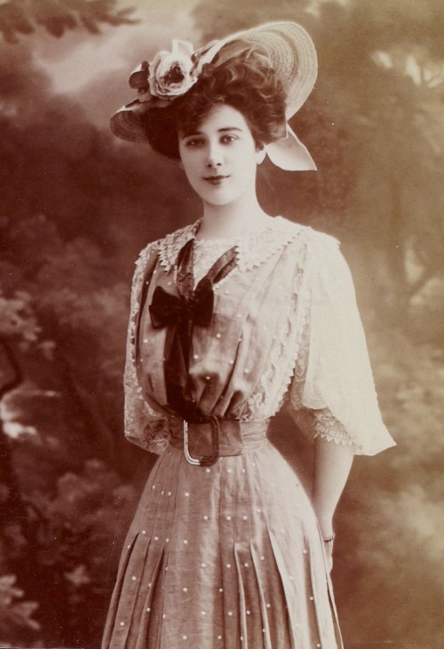 antique-royals: Mlle. Harlay , french actress