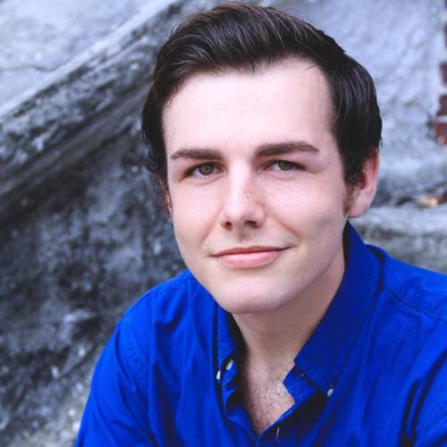 feelinlikea10:Aw man, I can’t thank @hhughesphoto enough for this AMAZING new #headshot.
