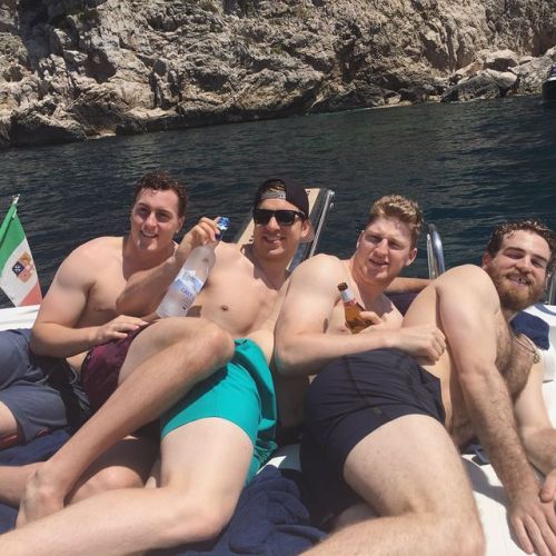 cereusblack:The Canada boys’ post-Worlds vacation in Italy appears to be getting quite cozy